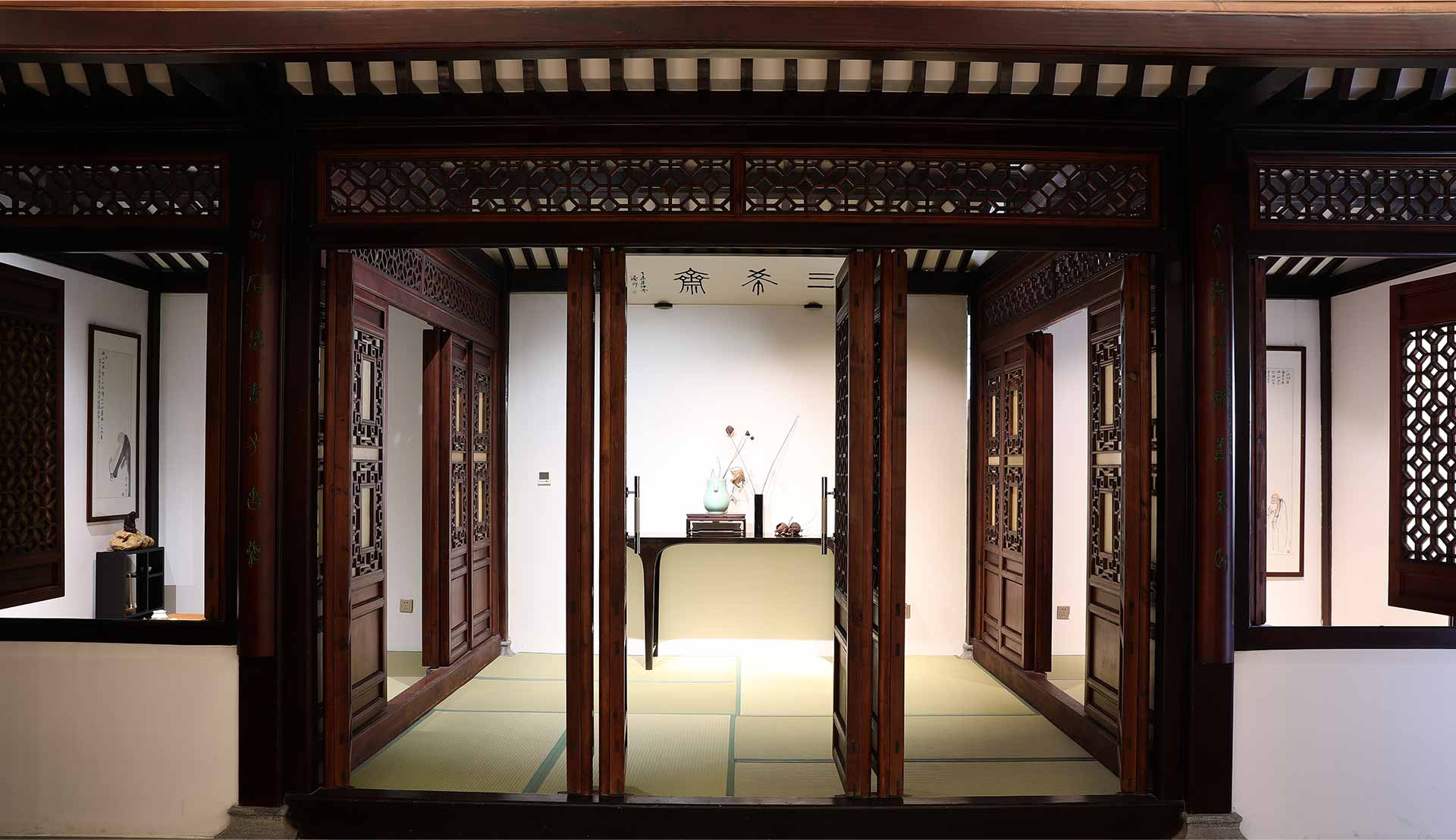 古典家具抱枕与椅垫的区别，以及如何搭配红木家具？